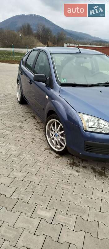 Хэтчбек Ford Focus 2006 в Вижнице