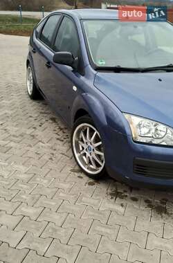 Хэтчбек Ford Focus 2006 в 