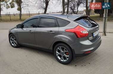 Хэтчбек Ford Focus 2013 в 
