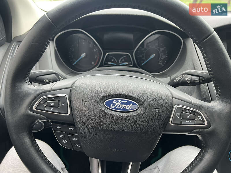 Хетчбек Ford Focus 2017 в Дніпрі