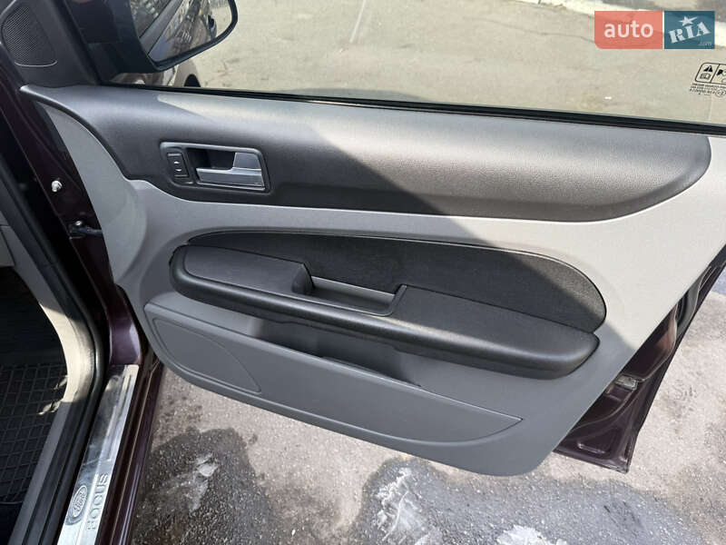 Седан Ford Focus 2008 в Сумах