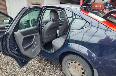 Хэтчбек Ford Focus 2006 в 