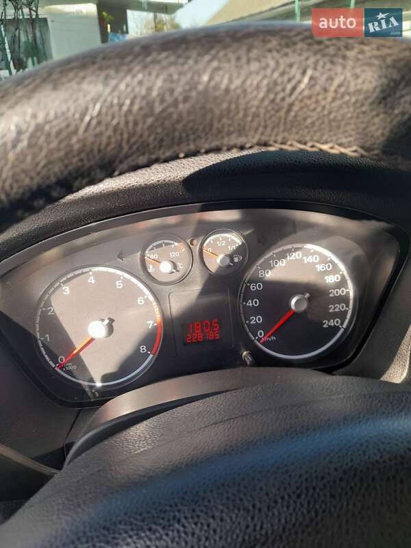 Хетчбек Ford Focus 2007 в Золочеві