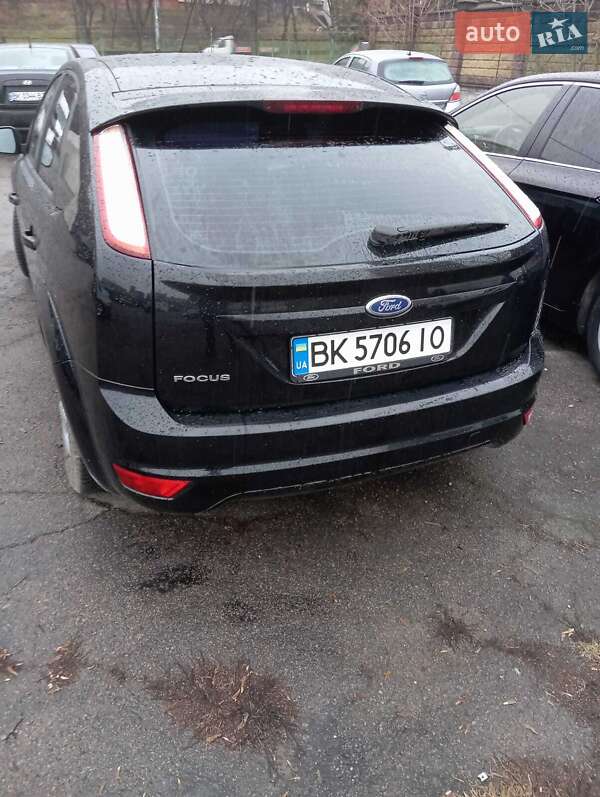 Хэтчбек Ford Focus 2010 в Ровно
