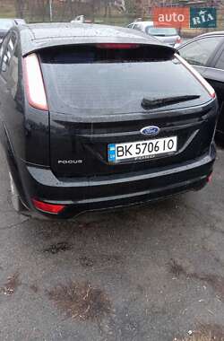 Хэтчбек Ford Focus 2010 в 