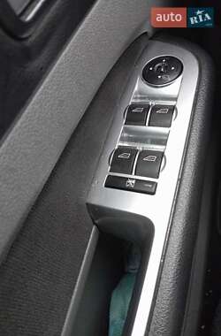 Хэтчбек Ford Focus 2010 в 