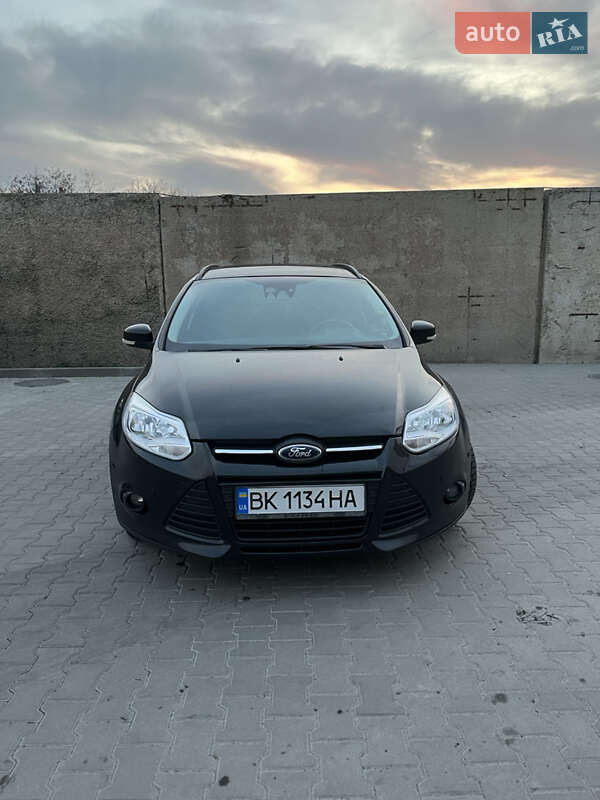Універсал Ford Focus 2012 в Сарнах