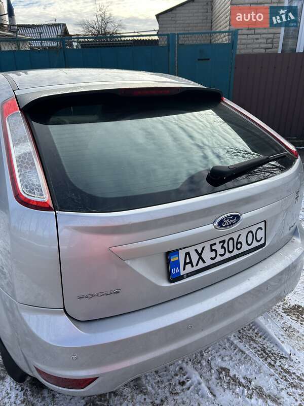 Хэтчбек Ford Focus 2011 в Краснограде