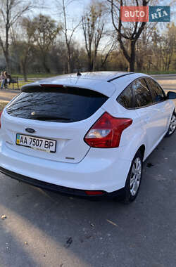 Хэтчбек Ford Focus 2014 в 