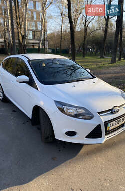 Хэтчбек Ford Focus 2014 в 