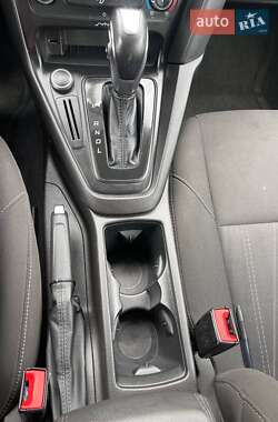 Хэтчбек Ford Focus 2015 в 