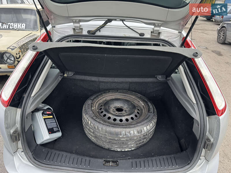 Хэтчбек Ford Focus 2010 в Запорожье фото 7 Хэтчбек Ford Focus 2010 в Запорожье