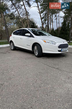 Хэтчбек Ford Focus 2012 в 