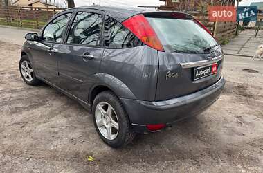 Хэтчбек Ford Focus 2003 в 