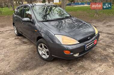 Хэтчбек Ford Focus 2003 в 