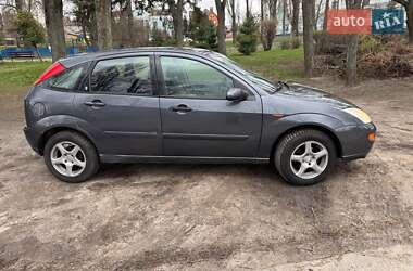 Хэтчбек Ford Focus 2003 в 