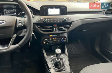 Хэтчбек Ford Focus 2019 в 