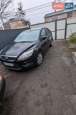 Хэтчбек Ford Focus 2011 в 
