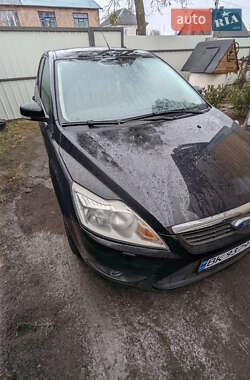 Хэтчбек Ford Focus 2011 в 