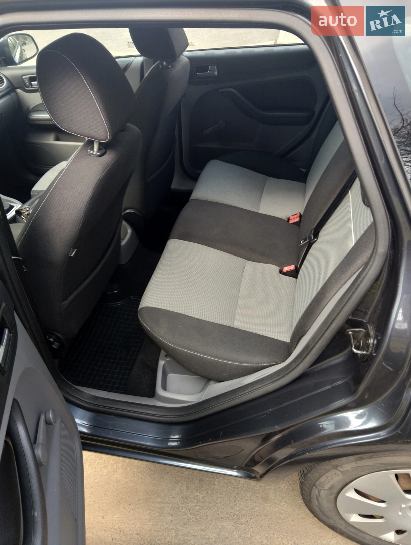 2010 Ford Focus - мініатюра 8