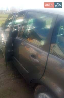Минивэн Ford Focus 2005 в Горохове