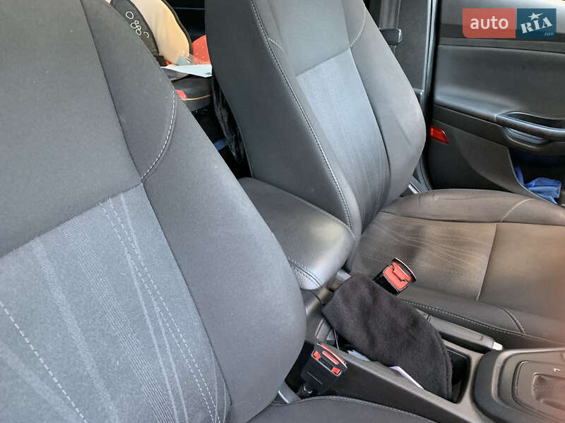 Седан Ford Focus 2015 в Сумах