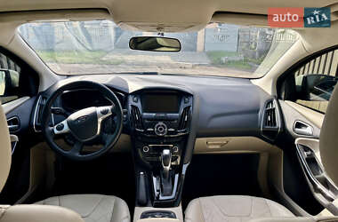 Хэтчбек Ford Focus 2014 в 