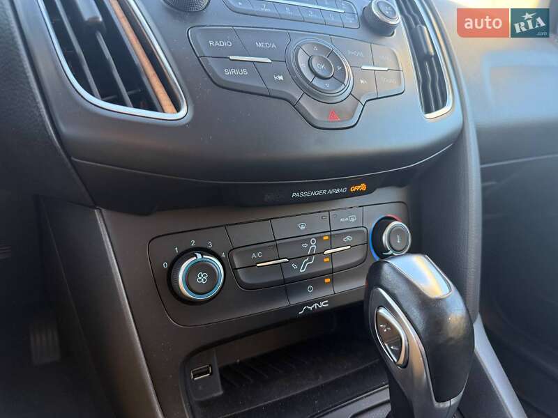 Хэтчбек Ford Focus 2015 в Киеве