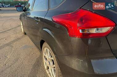Хэтчбек Ford Focus 2015 в 