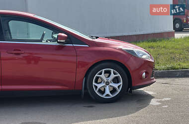 Хэтчбек Ford Focus 2013 в 