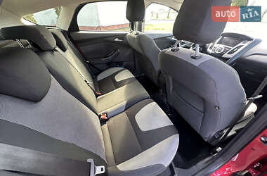 Хэтчбек Ford Focus 2013 в 