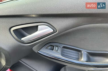 Хэтчбек Ford Focus 2013 в 