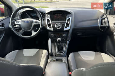 Хэтчбек Ford Focus 2013 в 
