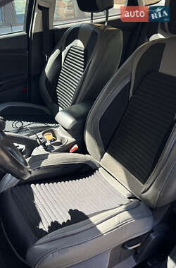 Хэтчбек Ford Focus 2013 в 