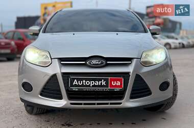 Хэтчбек Ford Focus 2011 в 