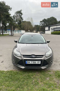 Седан Ford Focus 2011 в 