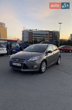 Хэтчбек Ford Focus 2011 в 