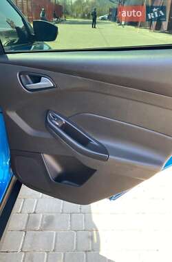 Седан Ford Focus 2012 в 