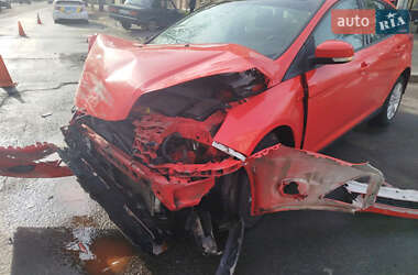 Хэтчбек Ford Focus 2013 в 