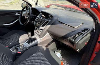 Хэтчбек Ford Focus 2013 в 