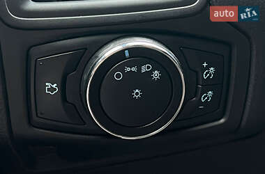 Седан Ford Focus 2014 в 