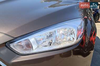 Хэтчбек Ford Focus 2016 в 