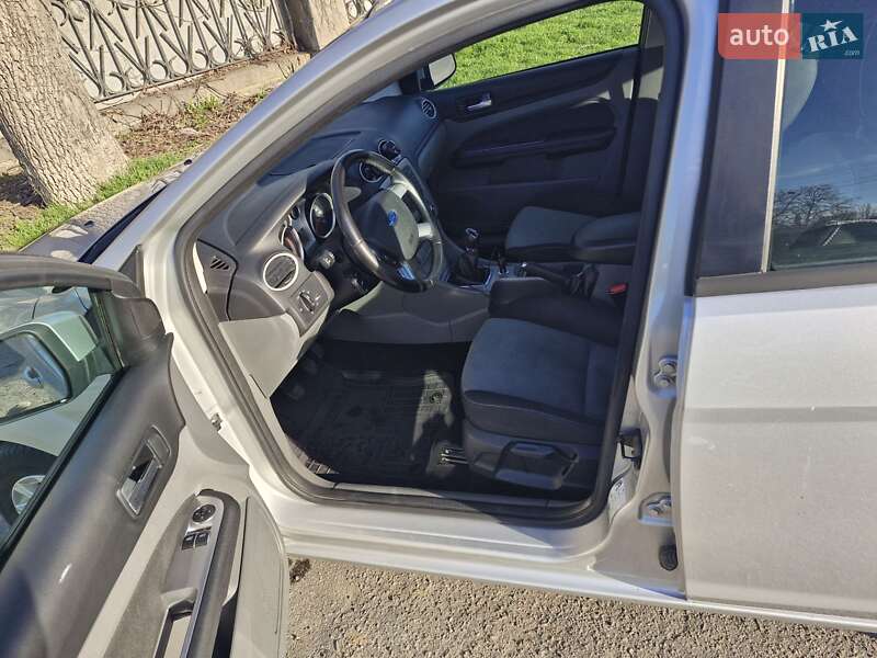 Хэтчбек Ford Focus 2010 в Голованевске
