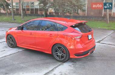 Хэтчбек Ford Focus 2016 в 