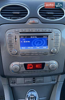 Універсал Ford Focus 2010 в 
