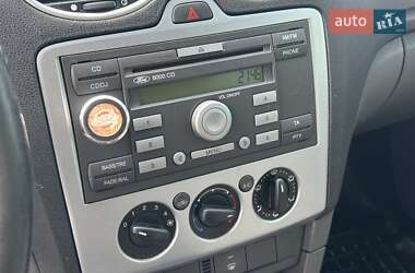 Седан Ford Focus 2005 в 