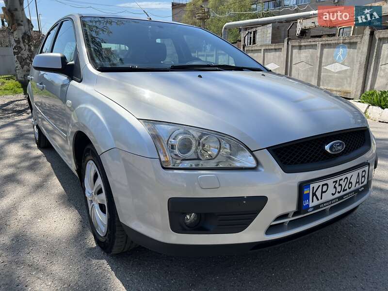 Хэтчбек Ford Focus 2007 в 