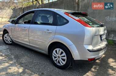 Хэтчбек Ford Focus 2007 в 