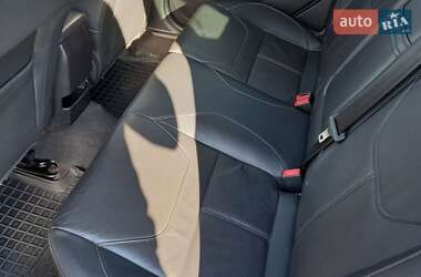 Седан Ford Focus 2015 в 