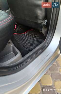 Хэтчбек Ford Focus 2006 в 